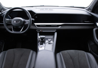 Подержанный автомобиль Geely Monjaro 2024 года (13 фото)