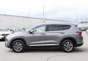 Подержанный автомобиль Hyundai Santa Fe 2018 года (8 фото)