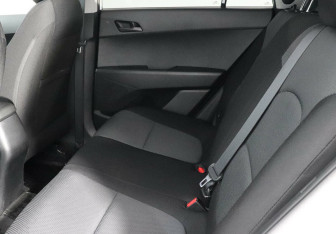 Подержанный автомобиль Hyundai Creta 2018 года (11 фото)