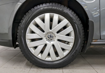 Подержанный автомобиль Volkswagen Jetta Sedan 2010 года (17 фото)