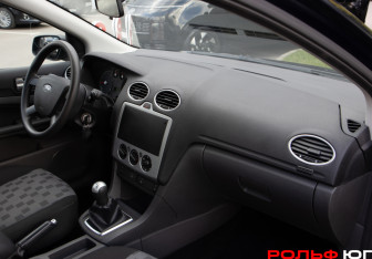 Подержанный автомобиль Ford Focus Wagon 2006 года (7 фото)