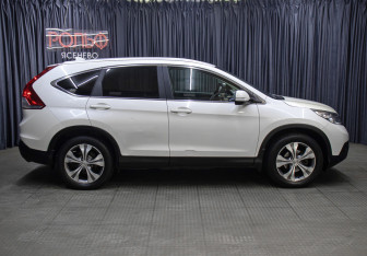 Подержанный автомобиль Honda CR-V 2013 года (4 фото)