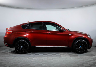 Подержанный автомобиль BMW X6 2009 года (4 фото)