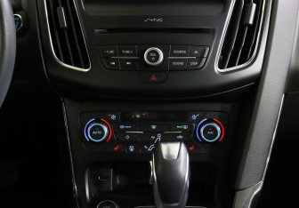 Подержанный автомобиль Ford Focus Sedan 2016 года (14 фото)