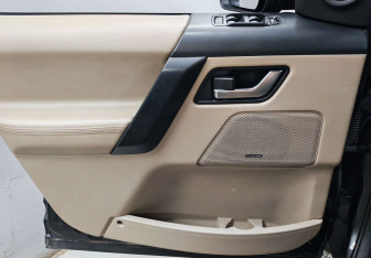 Подержанный автомобиль Land Rover Freelander 2012 года (15 фото)