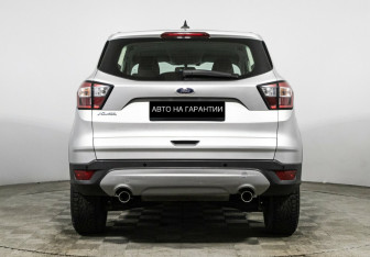 Подержанный автомобиль Ford Kuga 2019 года (4 фото)