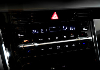 Подержанный автомобиль Kia Carnival 2021 года (26 фото)