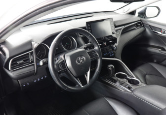 Подержанный автомобиль Toyota Camry Sedan 2021 года (9 фото)