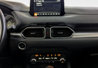 Подержанный автомобиль Mazda CX-5 2021 года (15 фото)