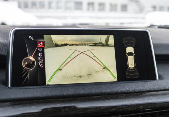 Подержанный автомобиль BMW X5 2014 года (20 фото)