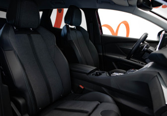 Подержанный автомобиль Peugeot 3008 2021 года (30 фото)
