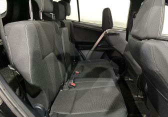 Подержанный автомобиль Toyota RAV4 2018 года (10 фото)