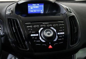 Подержанный автомобиль Ford Kuga 2015 года (12 фото)