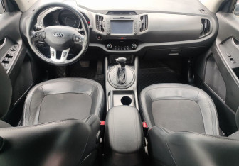 Подержанный автомобиль Kia Sportage 2012 года (10 фото)