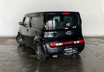 Подержанный автомобиль Nissan Cube 2010 года (4 фото)