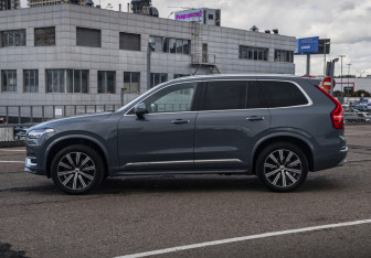 Подержанный автомобиль Volvo XC90 2019 года (9 фото)