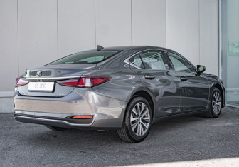 Новый Lexus ES 2025 (7 фото)