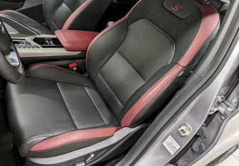 Подержанный автомобиль Geely Coolray 2023 года (14 фото)