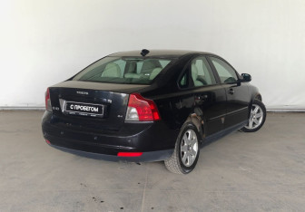 Подержанный автомобиль Volvo S40 2007 года (4 фото)