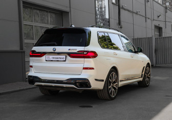 Подержанный автомобиль BMW X7 2020 года (4 фото)
