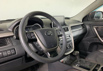 Подержанный автомобиль FAW Besturn X80 2019 года (10 фото)