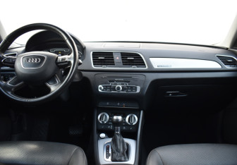 Подержанный автомобиль Audi Q3 2012 года (12 фото)