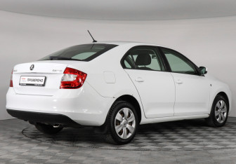 Подержанный автомобиль Skoda Rapid Liftback 2016 года (3 фото)