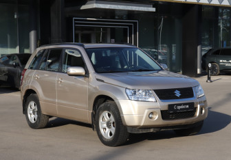Подержанный автомобиль Suzuki Grand Vitara 2011 года (3 фото)