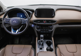Подержанный автомобиль Hyundai Santa Fe 2018 года (13 фото)