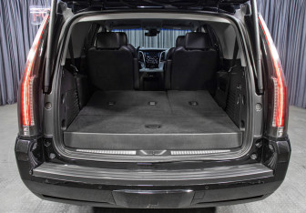 Подержанный автомобиль Cadillac Escalade Suv 2017 года (11 фото)