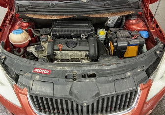 Подержанный автомобиль Skoda Fabia Hatchback 2009 года (13 фото)