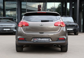 Подержанный автомобиль Kia Ceed Hatchback 2013 года (6 фото)