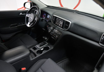 Подержанный автомобиль Kia Sportage 2019 года (9 фото)