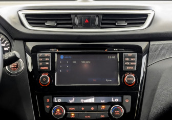 Подержанный автомобиль Nissan X-Trail 2015 года (15 фото)