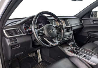 Подержанный автомобиль Kia Optima Sedan 2018 года (15 фото)