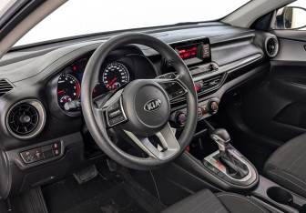 Подержанный автомобиль Kia Cerato Sedan 2019 года (15 фото)