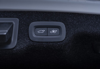 Подержанный автомобиль Volvo S90 2021 года (25 фото)