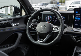 Подержанный автомобиль Volkswagen Tiguan 2025 года (10 фото)