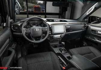 Новый Toyota Hilux 2025 (8 фото)