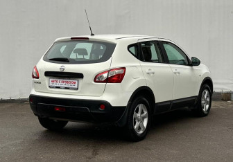Подержанный автомобиль Nissan Qashqai 2011 года (5 фото)