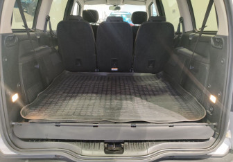 Подержанный автомобиль Ford Galaxy 2011 года (15 фото)