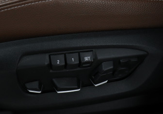 Подержанный автомобиль BMW X5 2017 года (17 фото)