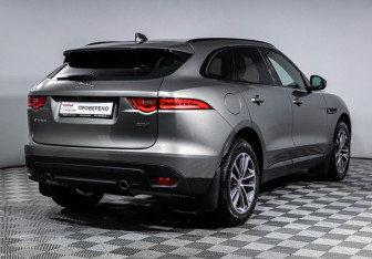 Подержанный автомобиль Jaguar F-Pace 2018 года (5 фото)
