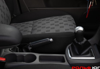 Подержанный автомобиль Ford Focus Wagon 2006 года (13 фото)