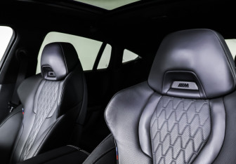 Подержанный автомобиль BMW X6 2021 года (19 фото)