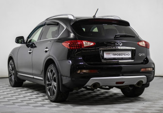 Подержанный автомобиль Infiniti QX50 2016 года (7 фото)