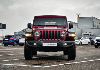 Подержанный автомобиль Jeep Wrangler 2021 года (2 фото)