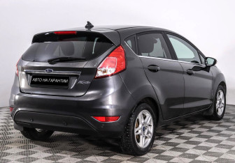Подержанный автомобиль Ford Fiesta Hatchback 2018 года (5 фото)