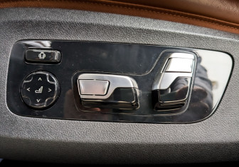 Подержанный автомобиль BMW X6 2022 года (21 фото)