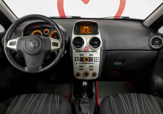 Подержанный автомобиль Opel Corsa 2008 года (8 фото)